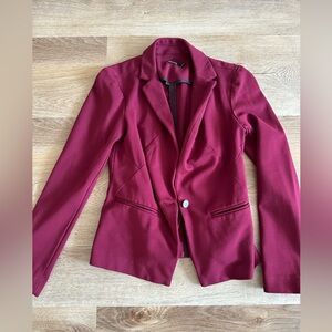 Great condition Reitmans XS blazer in wine/burgandy colour